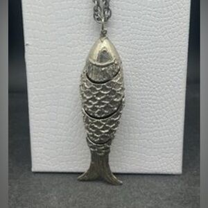 Vintage Large Silver Tone Articulated Fish Necklace 27.5”L